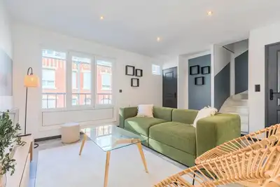 Image de Maison 4ch 2sdb avec jardin et parking privé.