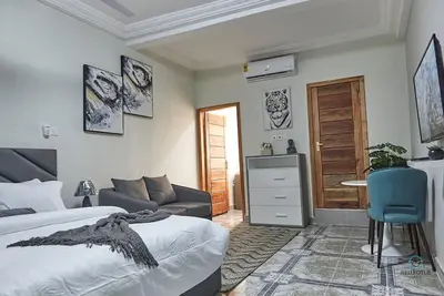 Image de Cozy Executive Studio Apartment near Circle! Fast Wifi, Stunning City View