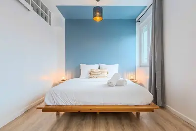 Image de Duplex rénové proche métro 2 chambres.