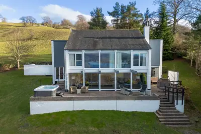 Paddock House, pet friendly, character holiday cottage in Ambleside