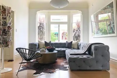 Image de Modern Architectural Gem - 4 Bdrm