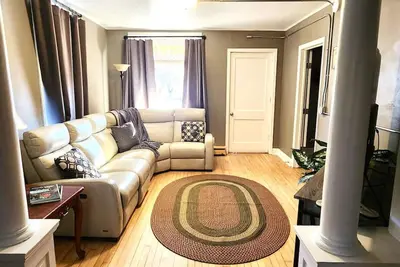 Image de The Ugly Duckling: Cozy Home in Historic Downtown