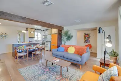 Image de Centrally Located Tucson Home w/ Fenced-In Yard!