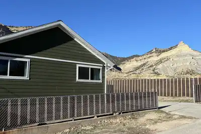 Image de Cozy Home in Historic Helper Utah, near park, pool, Utah Aggies baseball field.