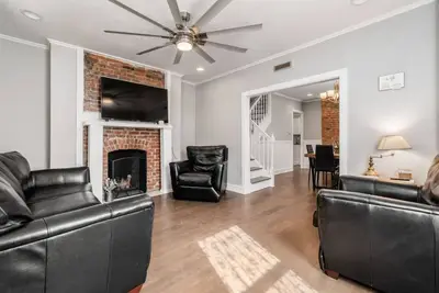 Image de Modern Spacious Condo on Gay St