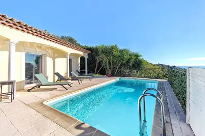 *  Superbe Villa '' Catalina '' *Piscine Chauffee *Clim * Vue Mer et Montagne *