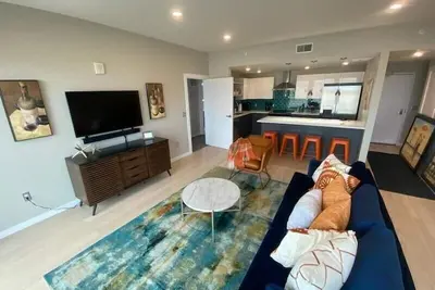Image de Modern Luxury Condo near Msu