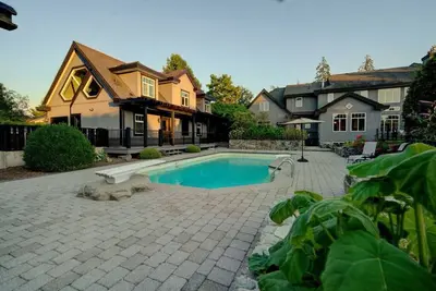 Image de Spacious Home, sleeps 22, Pool, Hot Tub, Gym, Office, Theatre, Shuffle Board