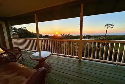 Image de Peaceful Big Island Homebase with Coastline Views\n