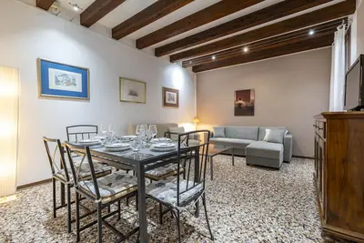 Image de Appartement Confortable À San Marco Dans La Rue Du Shopping - Avec Ascenseur