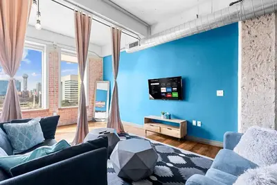 Skyline 2br Loft with Free Breakfast and Valet