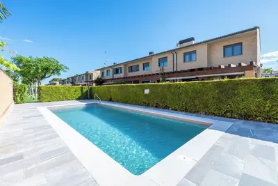 Maison de vacances 'Emi' avec piscine privée, Wi-Fi et climatisation