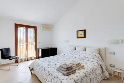 Image de Appartement \"Flamingo House\" avec balcon, Wi-Fi et climatisation