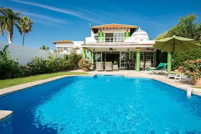 Image de La Puntilla, Luxury 3-bedroom, 3-bath home with heated pool in gated community