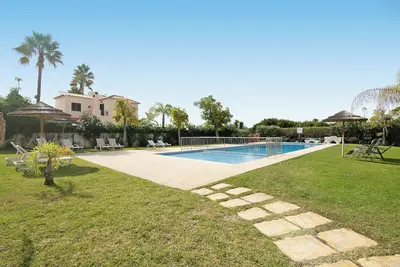 Image de Appartement 'Condomínio Quinta Do Vale' avec piscine partagée, Wi-Fi et climatisation