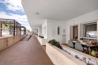 Image de Appartement de vacances 'T2 E Apt Eucalipto' avec piscine partagée, balcon et Wi-Fi