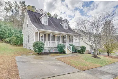 Image de Durham Vacation Rental ~ 6 Mi to Downtown!