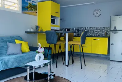 Image de Le Cocon de l'Oranger, à 2 minutes de la plage dans un lieu calme et serein.