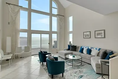 Image de Horton Beach Lake House: Warm Up by the Fire After a Day of Winter Fun