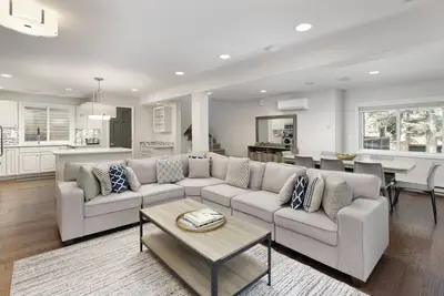 Image de Spacious Downtown Aspen 4 Bedroom Townhome Near Lift 1a and Gondola Plaza!