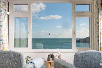 Image de Once a coastguard cottage, Chy an Mor now stands as a delightful retreat nestled along the South Wes