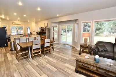 Image de Renovare' - Pet friendly - Trailer parking - Hot tub - Fireplace