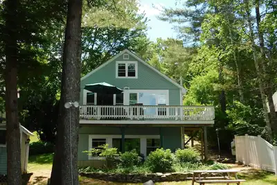 Image de Wonderful pet-friendly waterfront home on Sebago Lake Basin in Standish