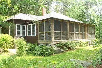 Image de Summer Special Vintage cottage w/ beautiful mountain views across Sebago Lake