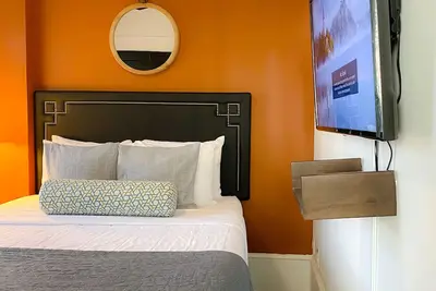 Charming Historic Midtown Apt