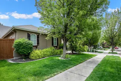 Image de Family Home in North Meridian Near Everything