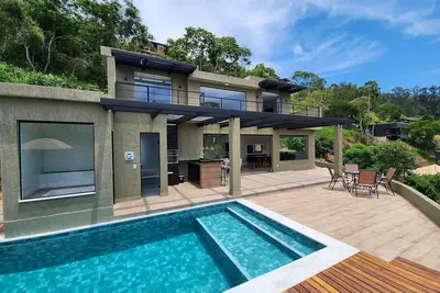 Image de Beautiful house in Itaipava, 4 suites, sauna, A/C
