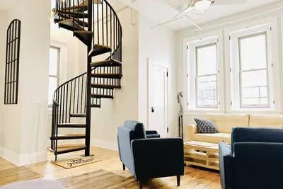 The Historic Lyric Penthouse with Private Rooftop