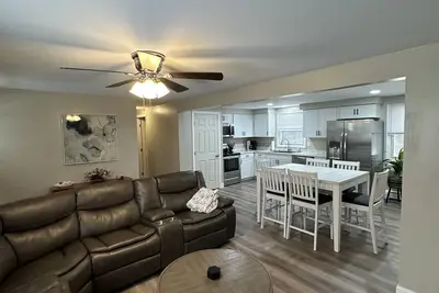 Image de Enjoy easy access to everything from this ideally located home.