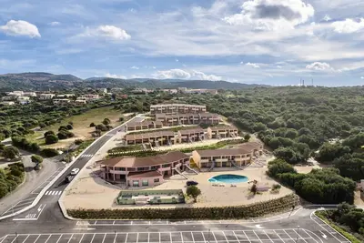 Residence with pool in Isola Rossa