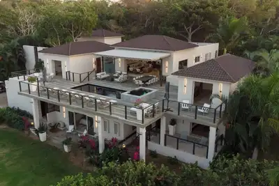 Image de Casamia, Gated Ocean Estate, 6br Suites, Chef-Butler-Golf