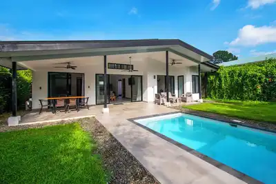 Image de Central Villa Luna, 3 bdrs close to beach & National Park!