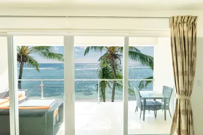 Image de Spectacular Ocean Front Sea Palm Villa #12