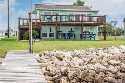 Image de Waterfront, pet-friendly retreat with lighted 300’ fishing pier & boat launch!