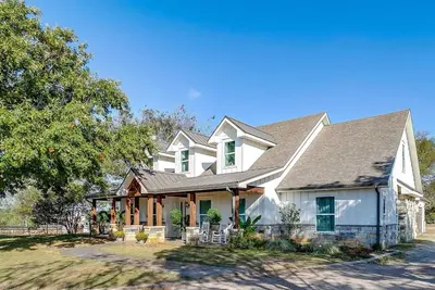 Image de Beautiful country home ideal for gatherings