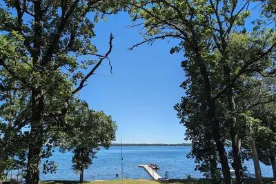 Image de Fantastic Fishhook home w/Pontoon on premier sport & fishing lake! Pet Friendly!