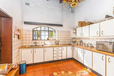 Image de Peaceful Farmhouse\nHacienda courtyard, full kitchen, peaceful, nature's haven. \n\n