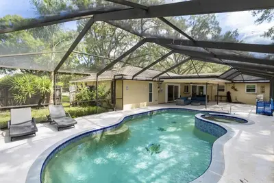Image de Spacious 4br modern home w/ Heated Pool, Spa
