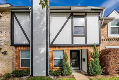Well-Appointed Private Townhome in Energy Corridor