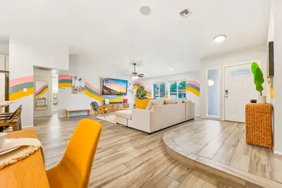 Image de Heated Pool + Putting Green + 2 Car Garage