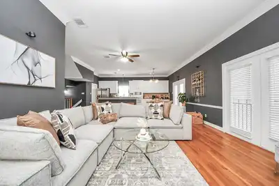 Image de Museum District - 91 Walk Score - Central - Pet Friendly