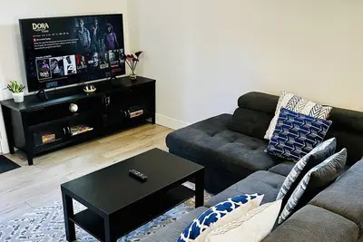 Image de Two Bedroom Cozy Suite in Central Nanaimo; Your Home away from Home.