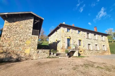 Image de Gîte campagnard moderne avec animaux admis, terrasse et internet