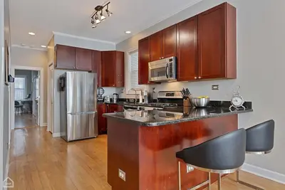 Image de Chic Urban Retreat Near Wrigley Field w/Parking