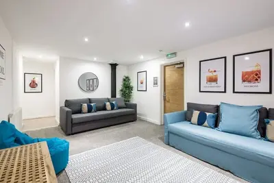 Image de Host & Stay | Fleet Nightlife I