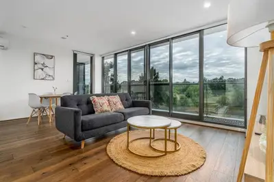 Image de New to Vrbo: Stylish 2br Apt | 5 mins to Canberra Hospital!